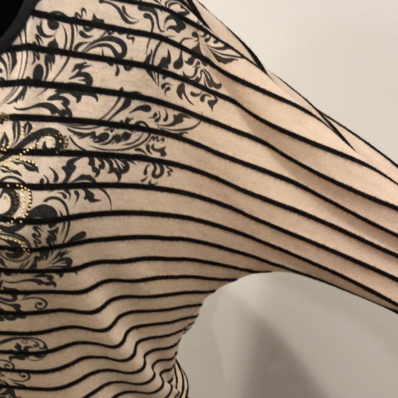 Beige with black and gold design top - Picture 4 of 5